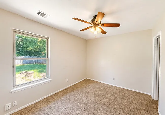 205 Fox Run Cir — Photo 6