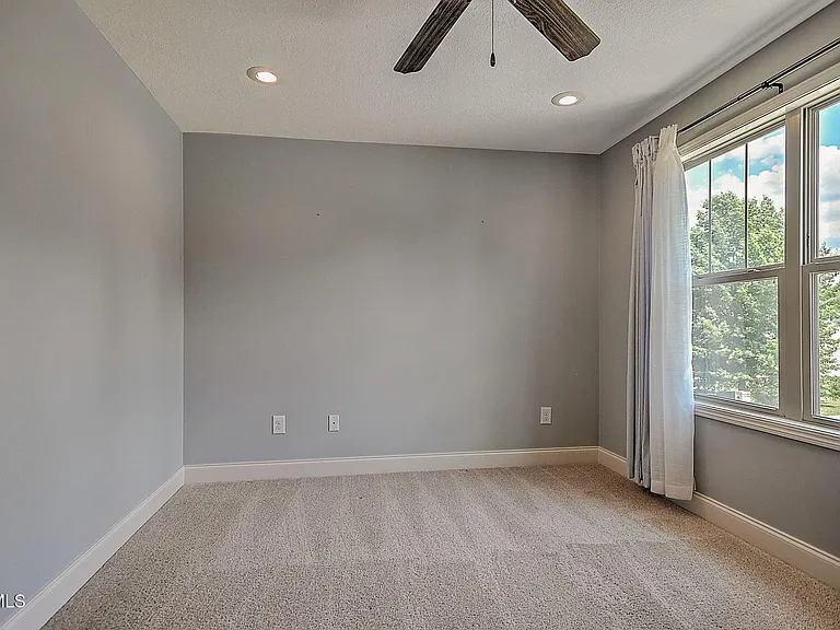1092 Aberlea Valley Cir — Photo 30