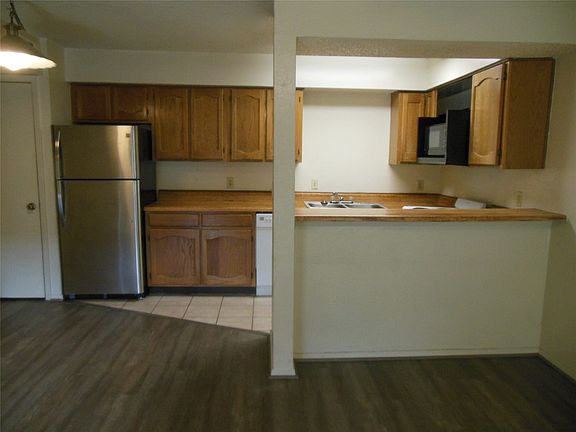 5th image of 3022 Forest Ln APT 214