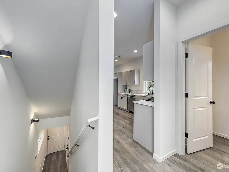 1042 NW Dragonstone St — Photo 15