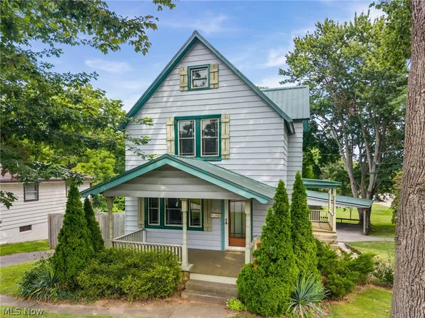 957 Cleveland Ave, Amherst, OH 44001