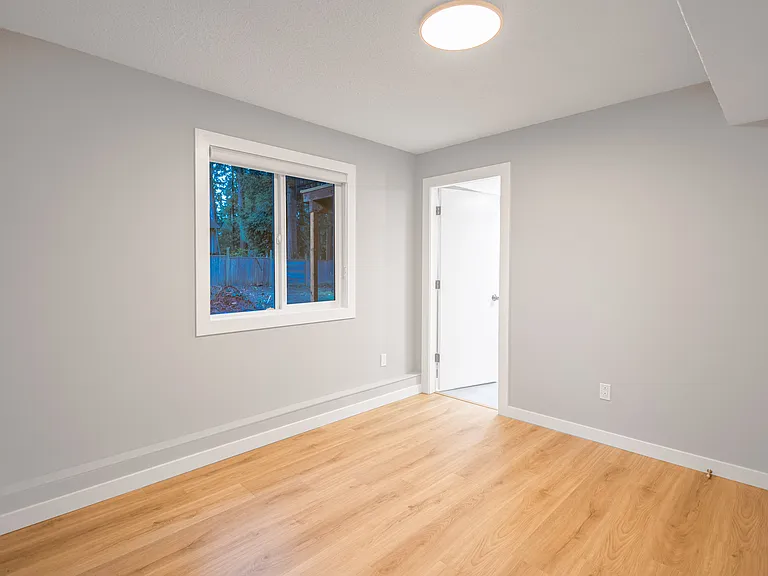 2555 Tuohey Ave — Photo 13
