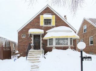 9715 S Woodlawn Ave, Chicago, IL