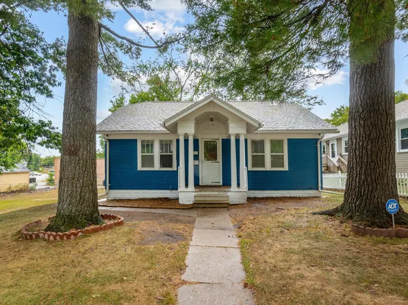 827 Steely St, Waterloo, IA 50703