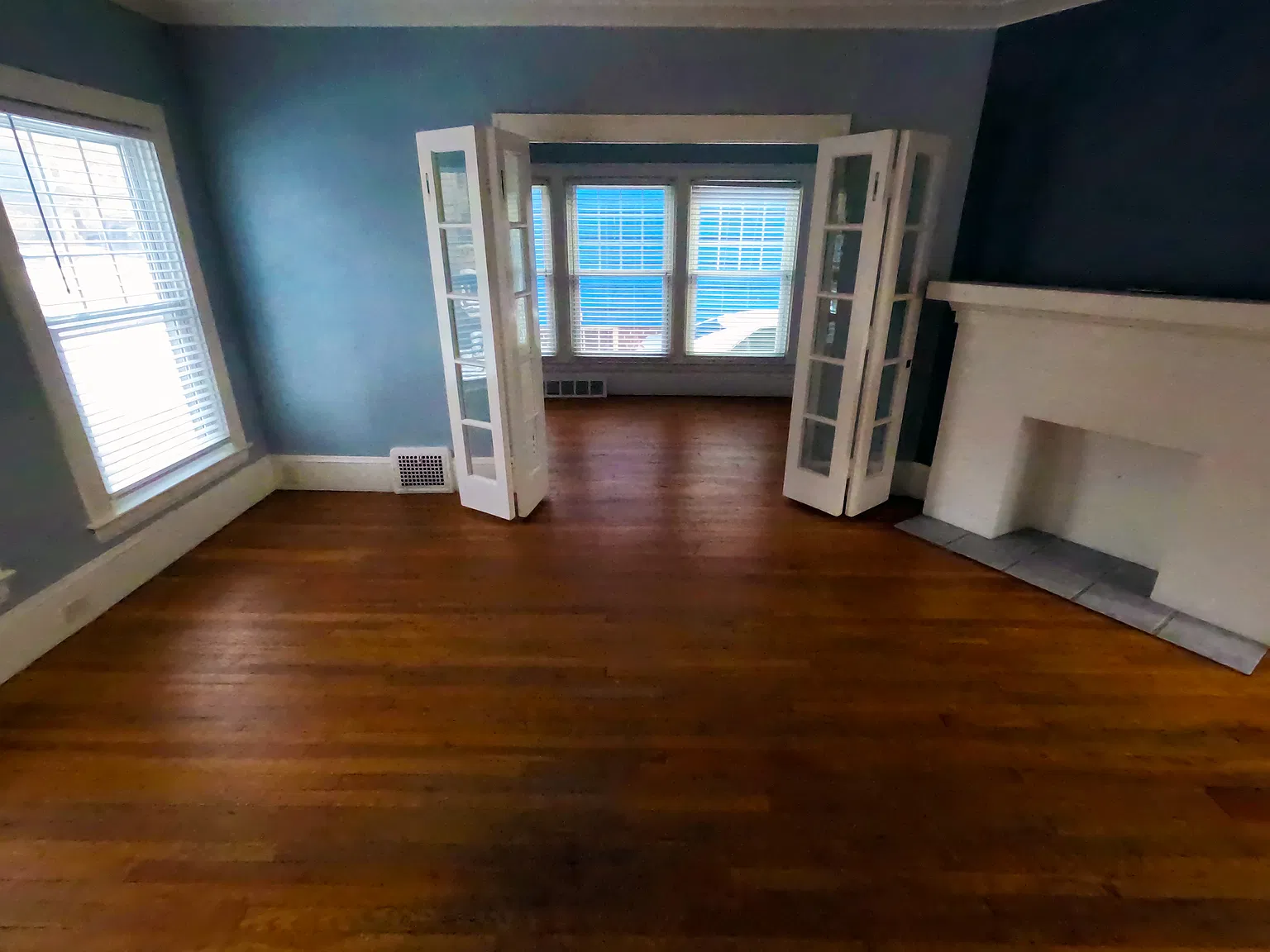 1652 Hillcrest Rd — Photo 4