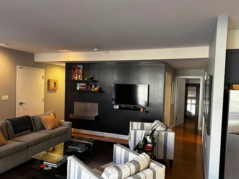 150 V St NW #V104 — Photo 8