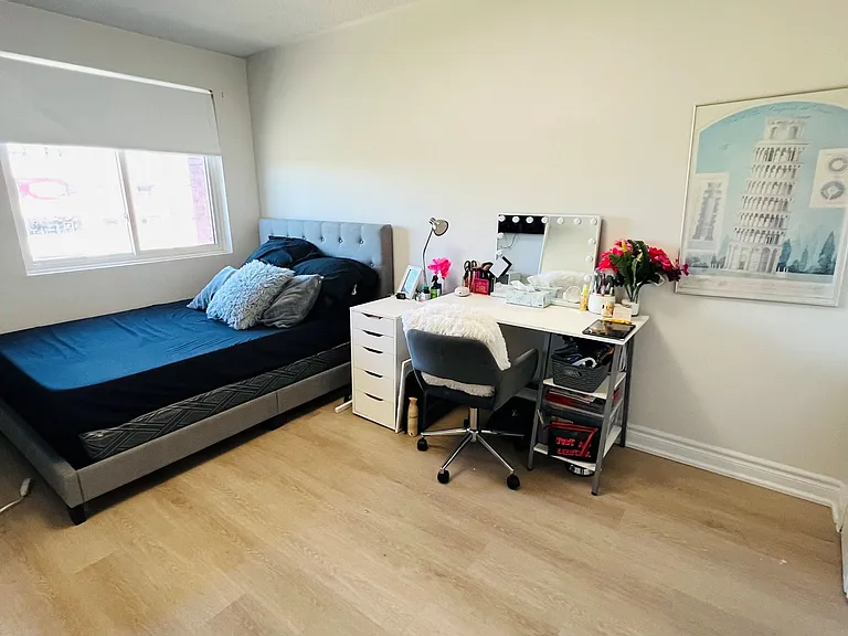 131 Taunton Rd E #409 — Photo 17