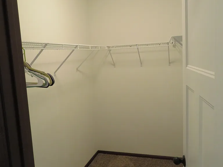 620 Tomahawk Ct — Photo 12