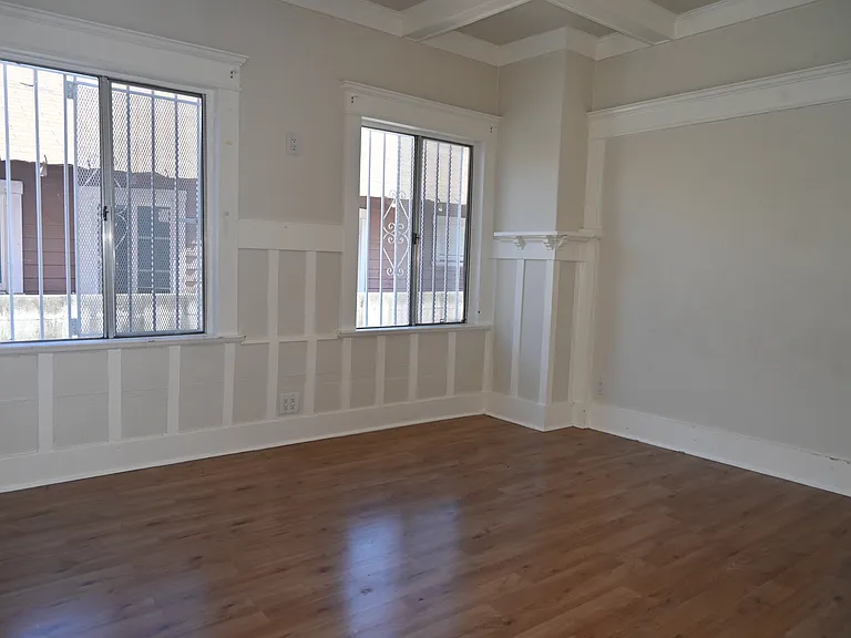 603 W 43rd Pl — Photo 13