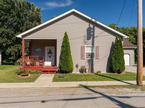 1109 Benton Ave, Johnston City, IL 62951