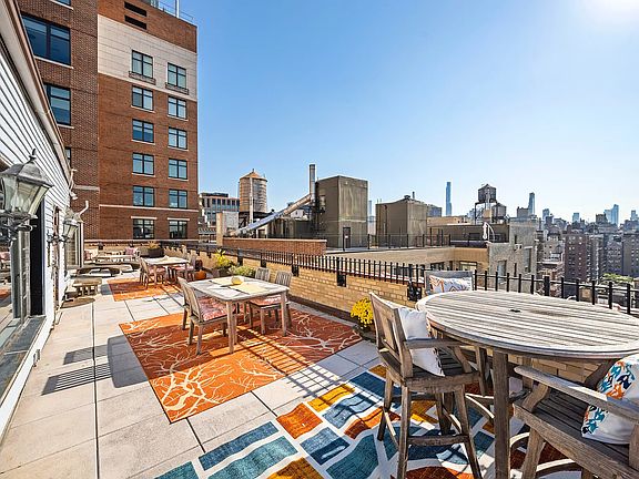 4th image of 302 W 86th St