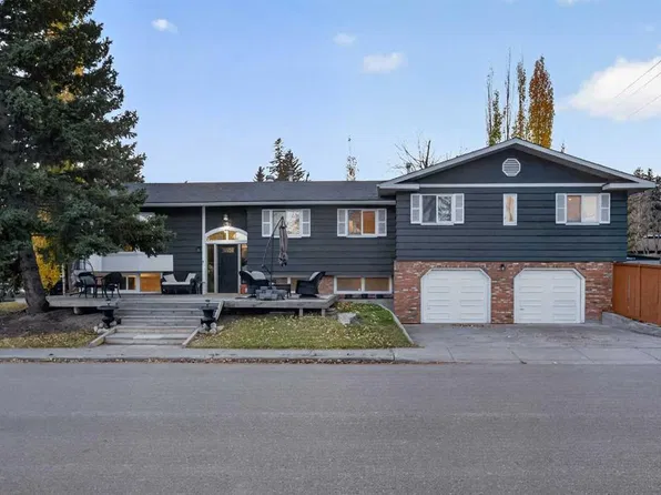 1415 E Lake Ontario Dr SE, Calgary, AB T2J 4Y4