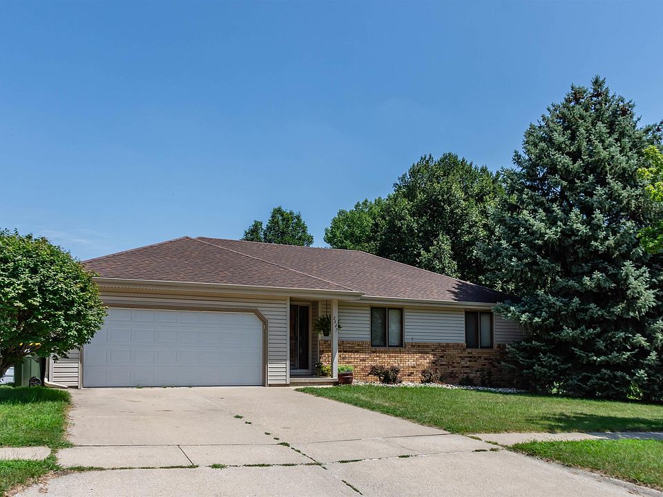 1st image of 2427 Mohawk Dr