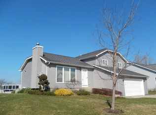 2192 Foxboro Ct, Erie, PA 16510