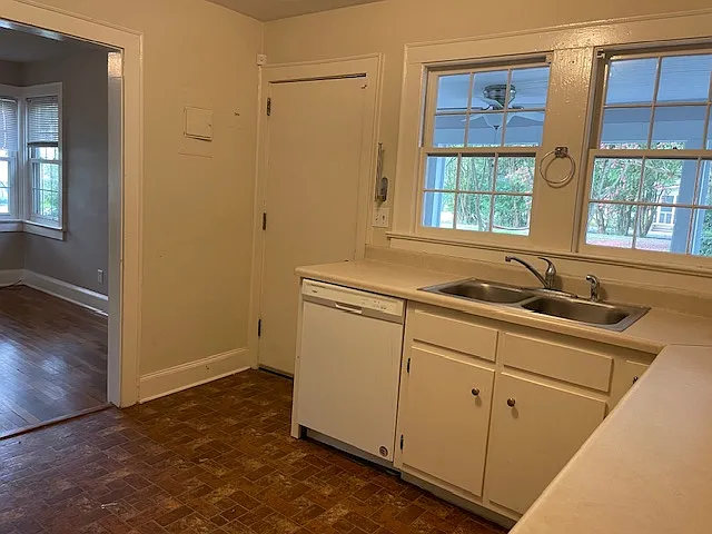 501 Hillsborough Rd — Photo 7