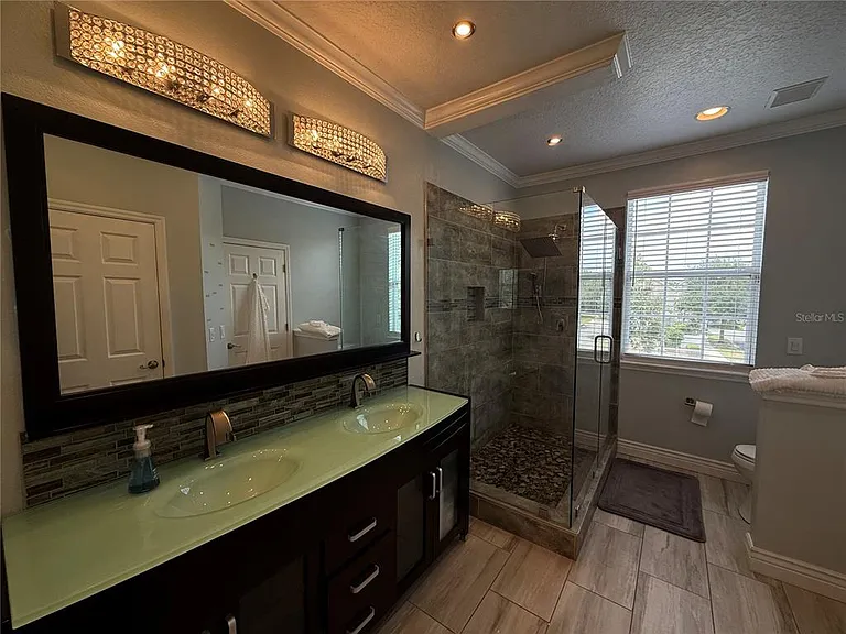 109 Grace Ave — Photo 19