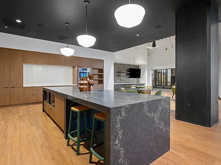 The Victor Luxury Apartments — Photo 23