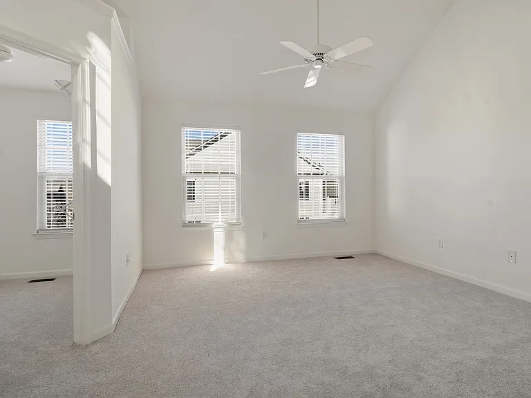 4801 Portsmouth Rd — Photo 14