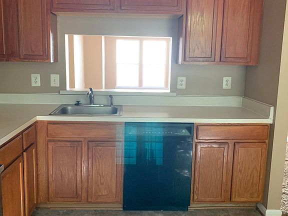2nd image of 4083 Fountainside Ln