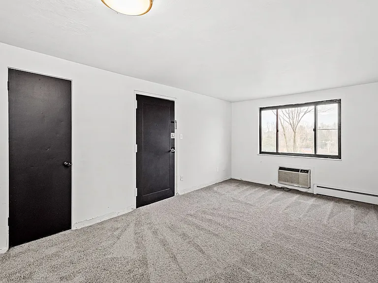 Lindberg Apartments — Photo 4