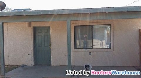 3rd image of 308 E Blacklidge Dr