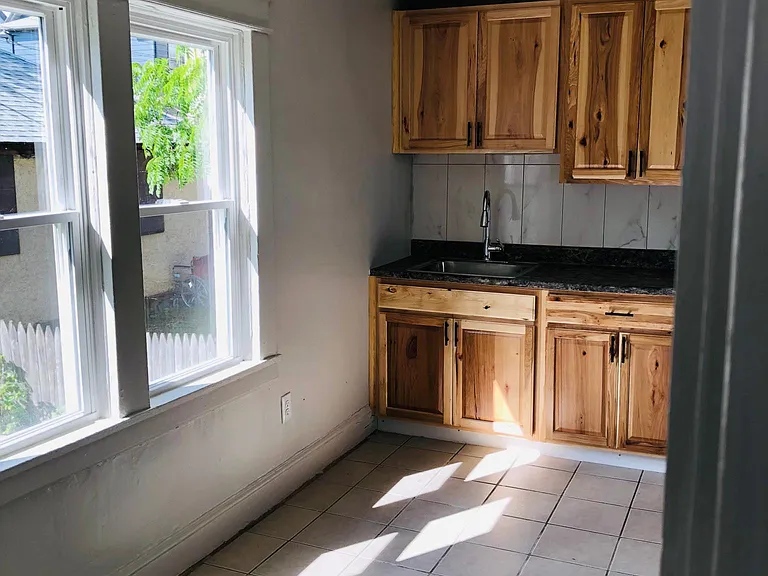 207 E Elm St #1/2 — Photo 5