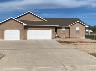 1327 28th Ln, Pueblo, CO 81006