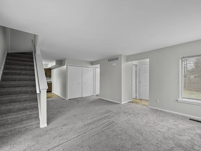 2245 S Commerce Rd — Photo 14