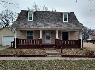 502 NE 4th St, Abilene, KS 67410