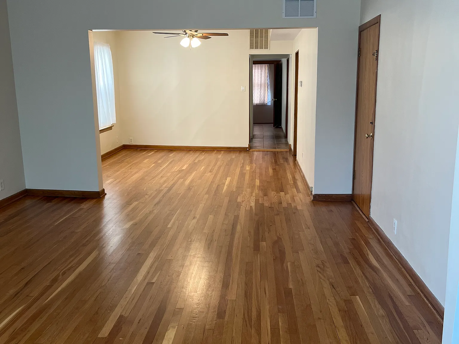 2 bed, 1350 sqft, $1,900 — Photo 4