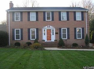 21755 Lake Rd, Rocky River, OH 44116