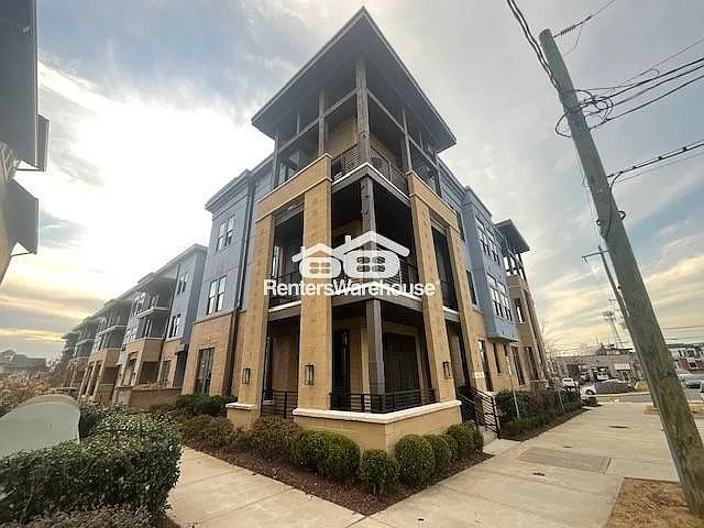 2401 Euclid Ave #116 — Photo 1