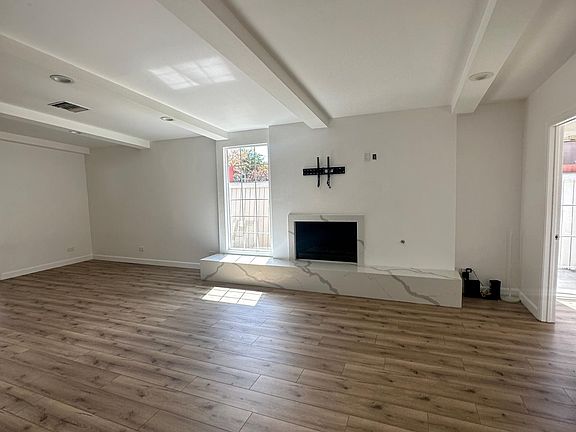 3rd image of 7934 Broadleaf Ave