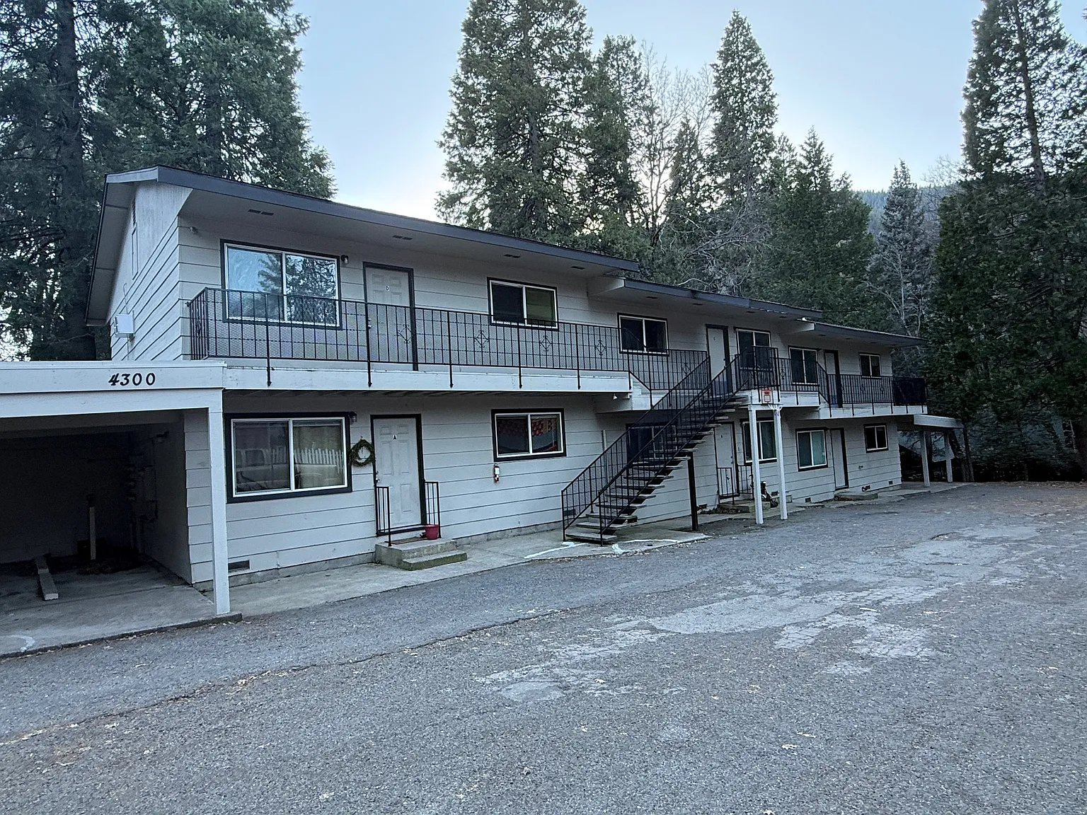 2/1 apartments in Dunsmuir — Photo 3