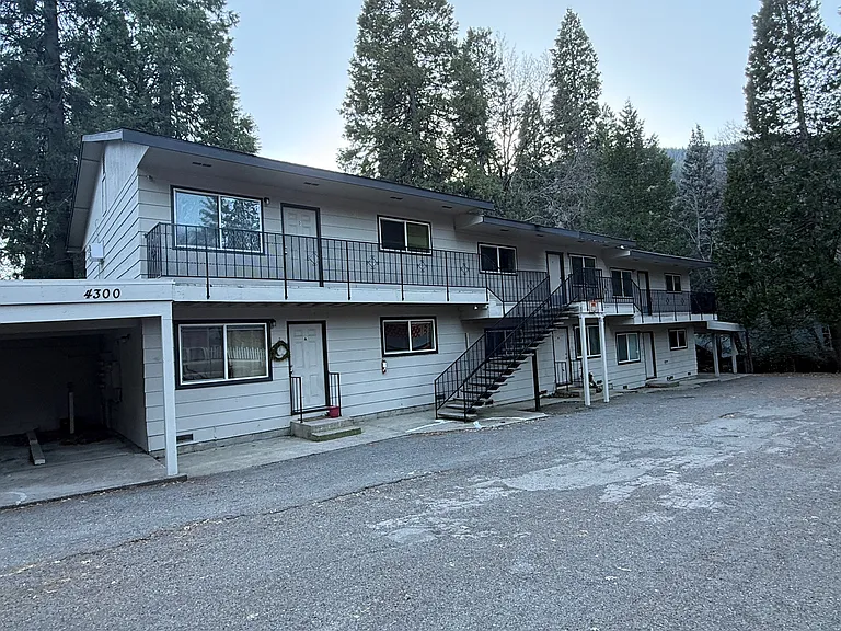 4300 Gray St — Photo 3