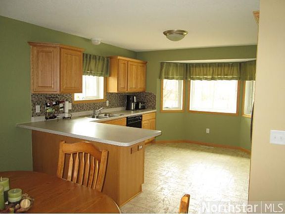 3rd image of 16743 Par Cir SW