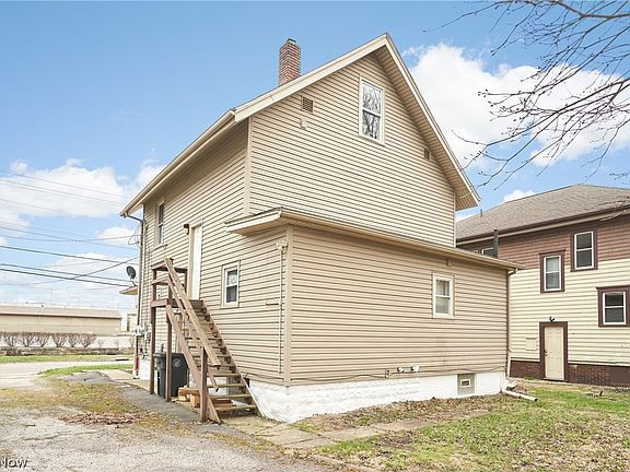 3rd image of 772 Brown St