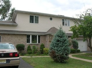 5 Truman Pl, Moonachie, NJ 07074