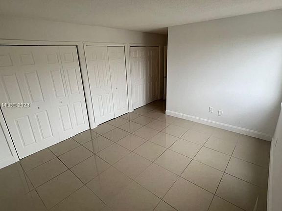4th image of 6950 Miami Gardens Dr #2508