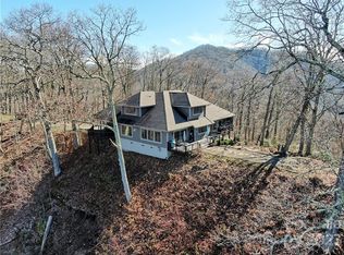 1169 Presidential Dr, Waynesville, NC 28786