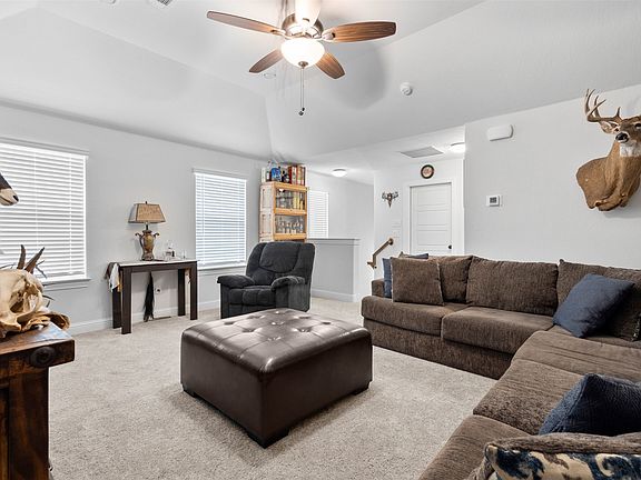 4th image of 806 Summer Grove Dr