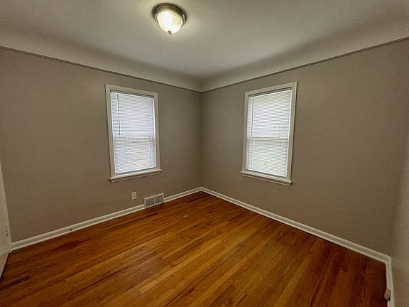 4th image of 304 W Evelyn Ave
