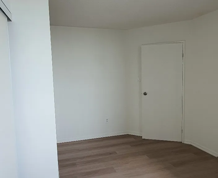 550 Webb Dr — Photo 3