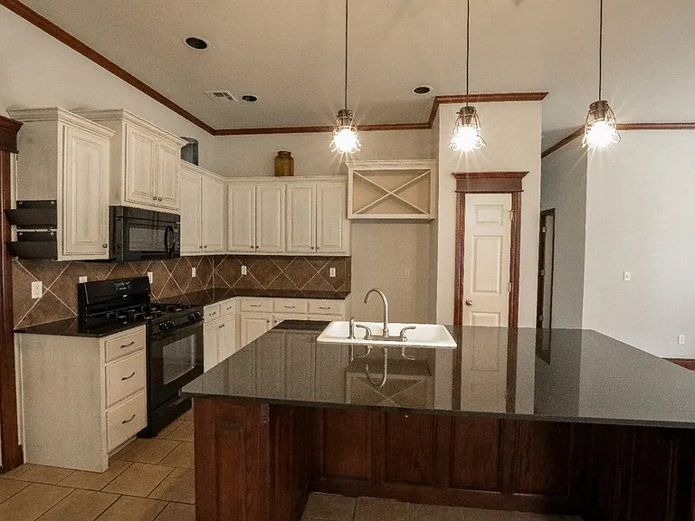 3004 NW 191st St — Photo 9
