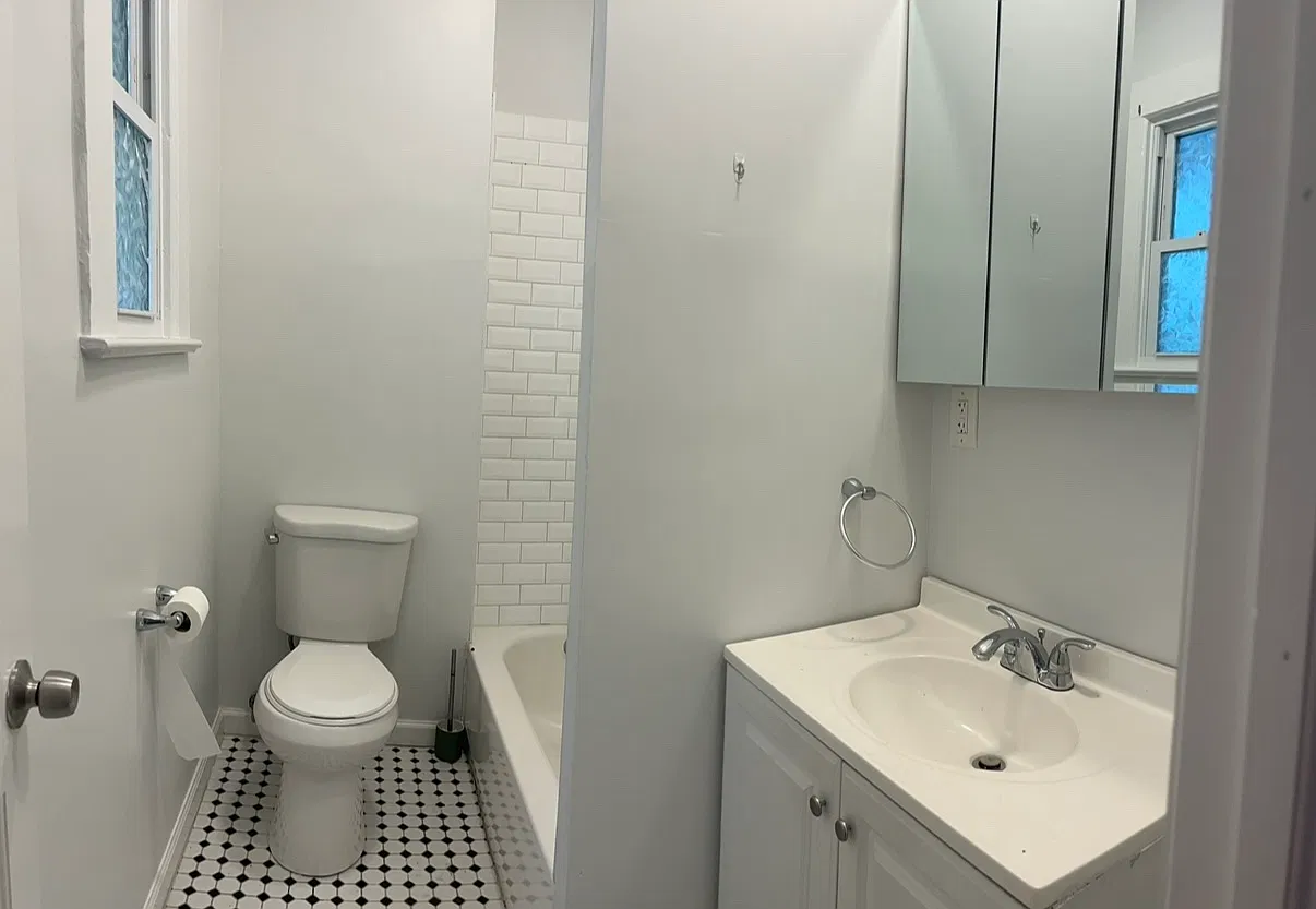 2 bed, 400 sqft, $2,400 — Photo 4