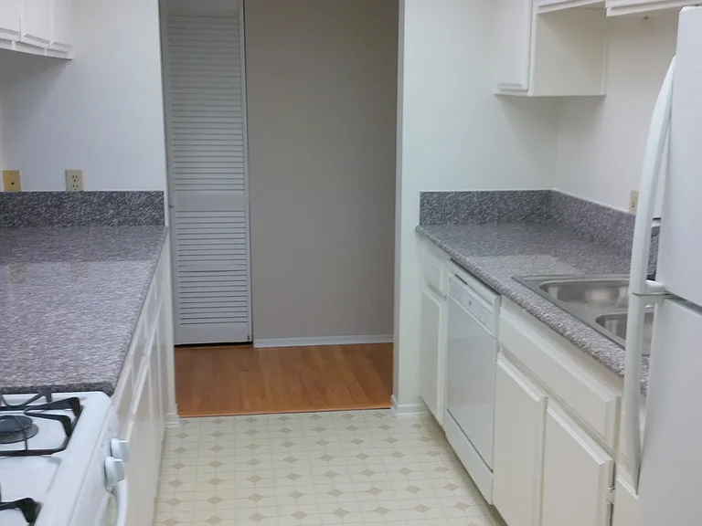 731 S Detroit St #304 — Photo 5