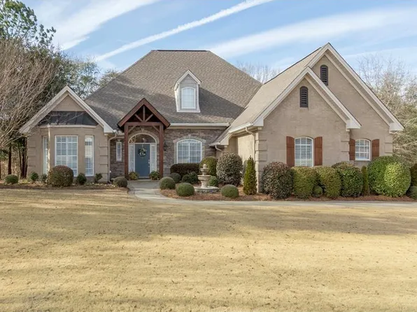 85 Menawa Pass, Millbrook, AL 36054