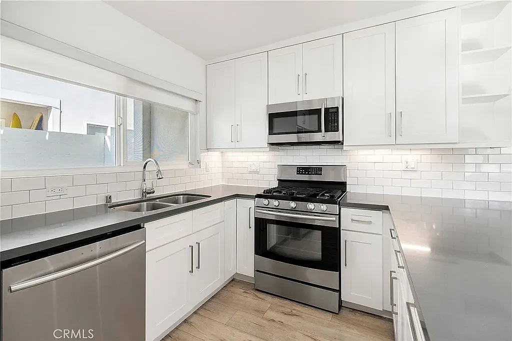 2 bed, 1156 sqft, $4,100 — Photo 4