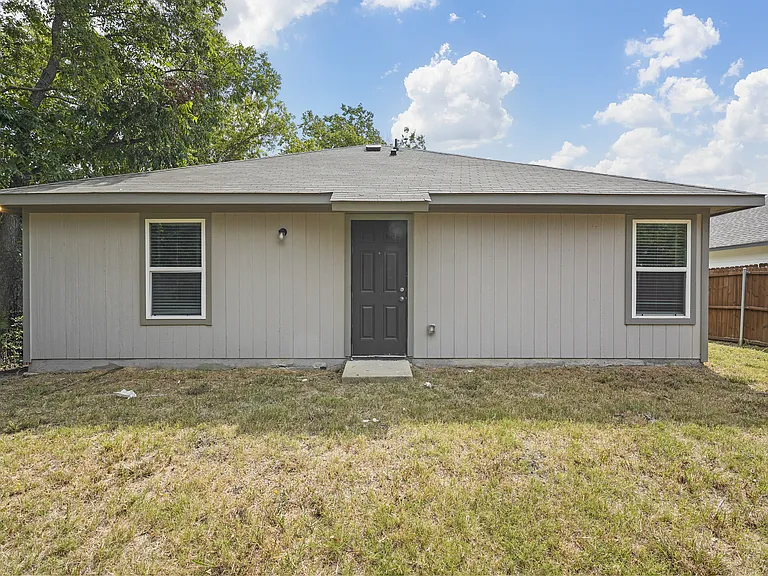 2208 Sayle St — Photo 19