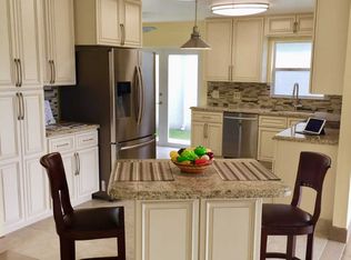 21391 Sawmill Ct, Boca Raton, FL 33498